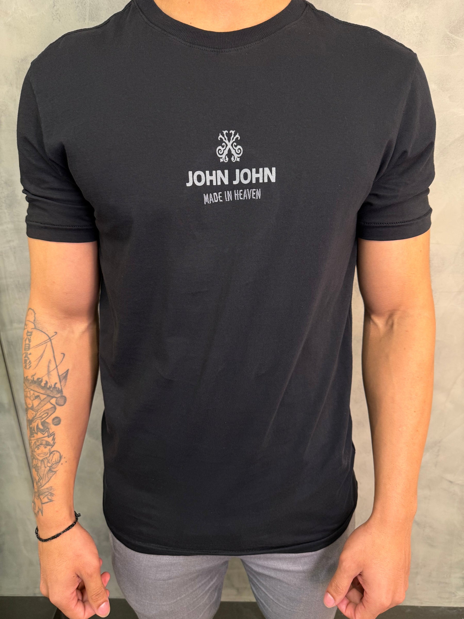 T SHIRT RG INDUSTRY CO BLACK JOHN JOHN PRETO