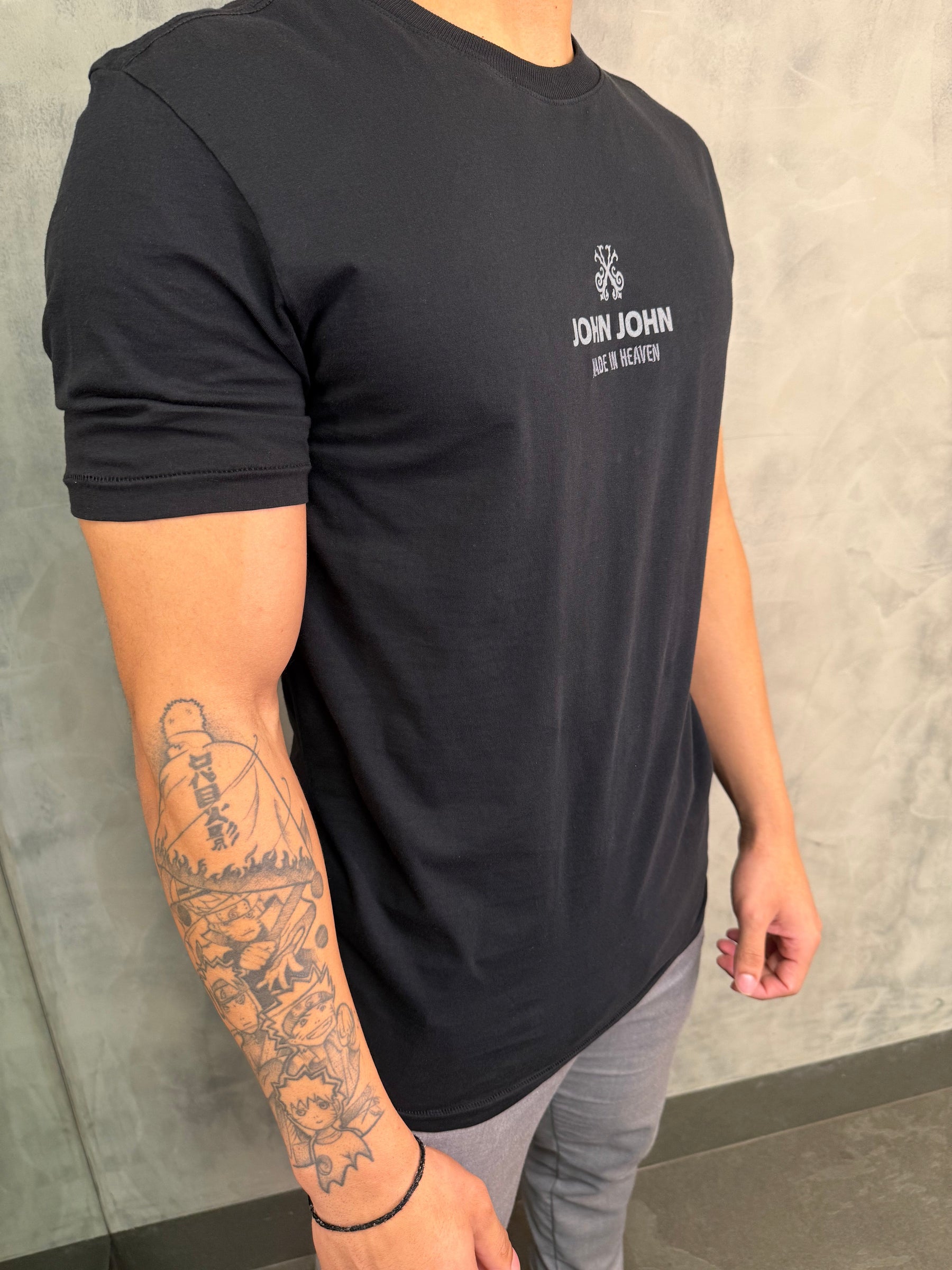 T SHIRT RG INDUSTRY CO BLACK JOHN JOHN PRETO