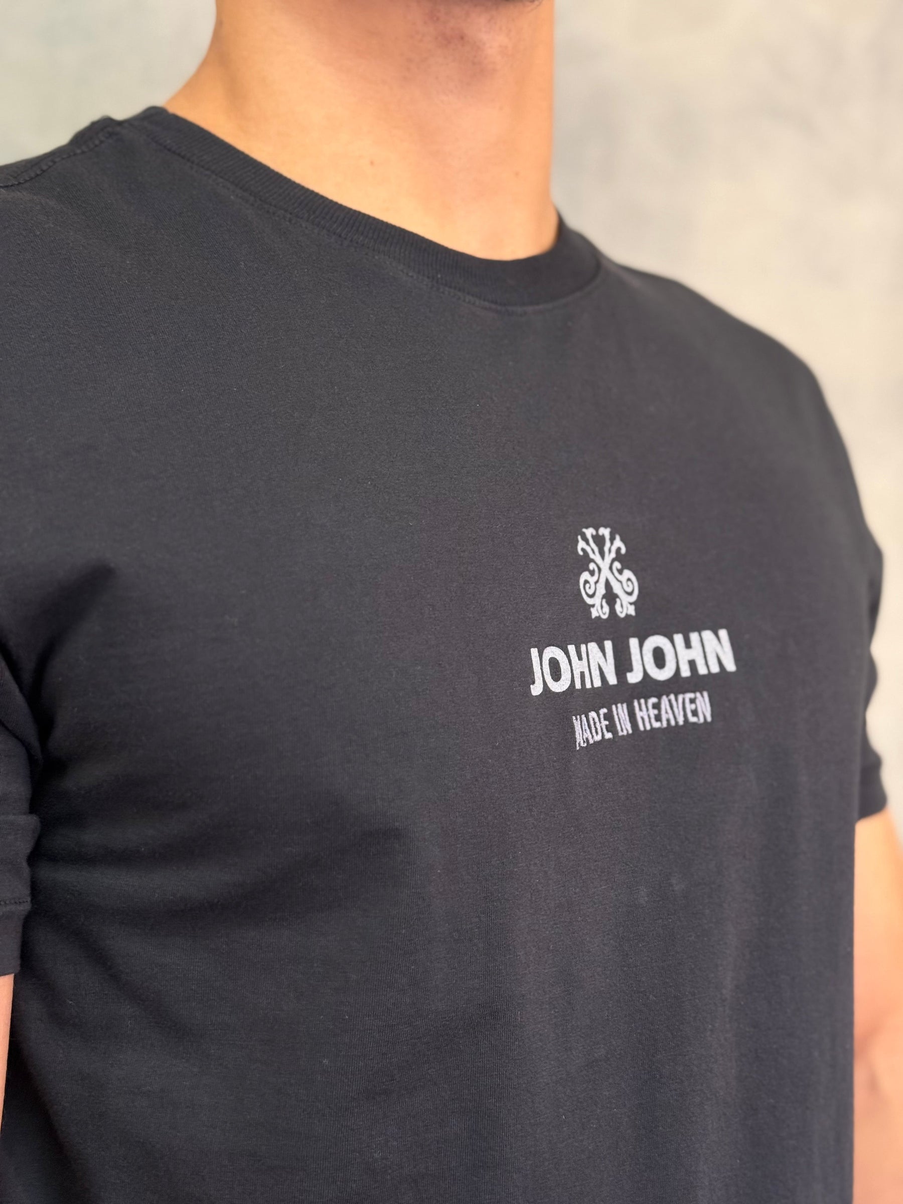 T SHIRT RG INDUSTRY CO BLACK JOHN JOHN PRETO