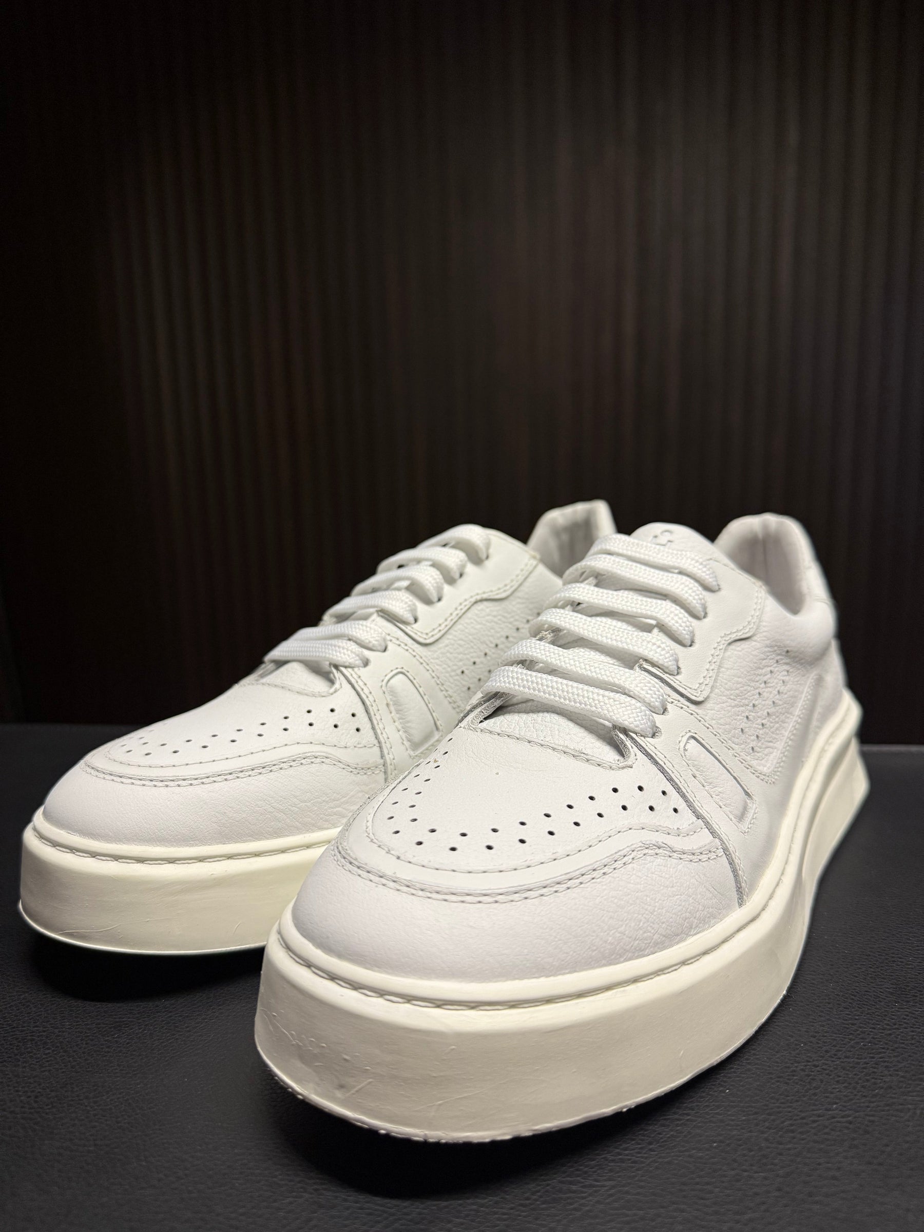 SNEAKER BASE PONTO H BRANCO
